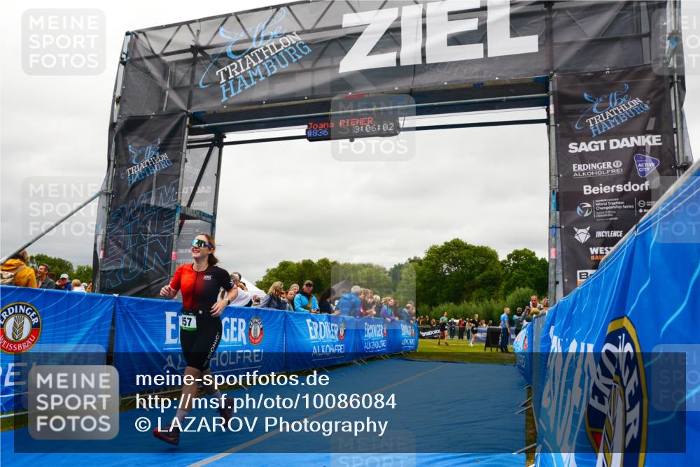30.08.2026 - Elbe Triathlon Hamburg LAZAROV Photography http://msf.ph/oto/10086084 30.08.2026 11:56:15 Ziel 957 meine-sportfotos.de
