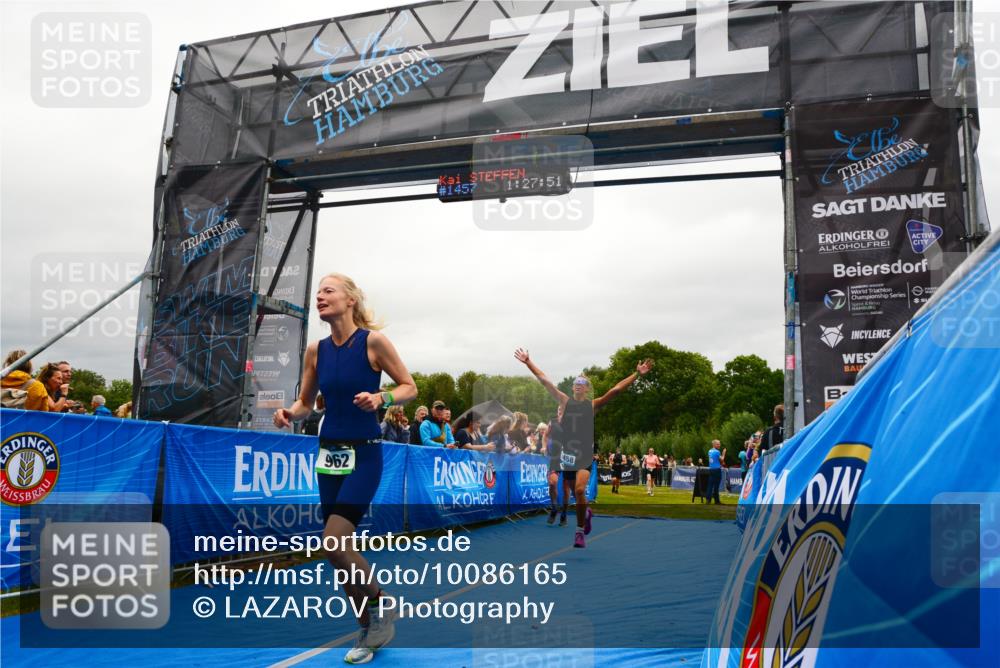 30.08.2026 - Elbe Triathlon Hamburg LAZAROV Photography http://msf.ph/oto/10086165 30.08.2026 11:58:08 Ziel 901, 962, 1333, 1458 meine-sportfotos.de