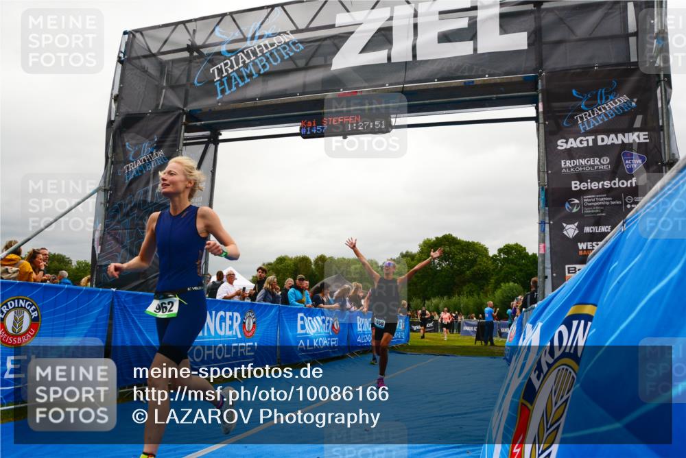 30.08.2026 - Elbe Triathlon Hamburg LAZAROV Photography http://msf.ph/oto/10086166 30.08.2026 11:58:08 Ziel 901, 962, 1333, 1458 meine-sportfotos.de