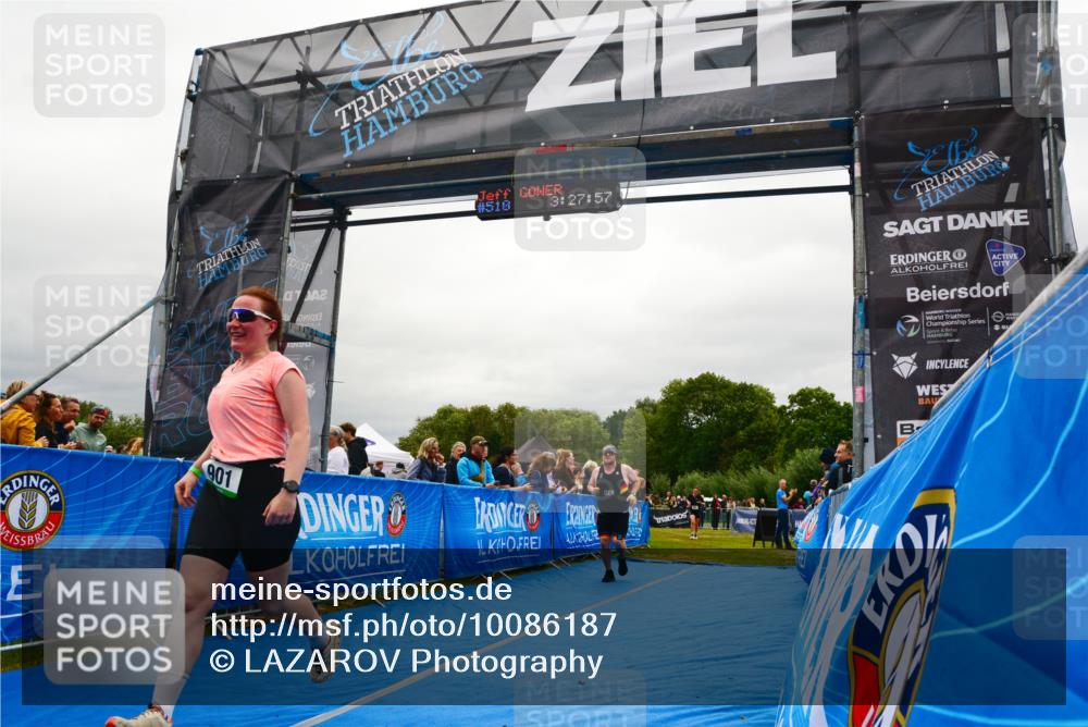 30.08.2026 - Elbe Triathlon Hamburg LAZAROV Photography http://msf.ph/oto/10086187 30.08.2026 11:58:15 Ziel 897, 901, 1181 meine-sportfotos.de