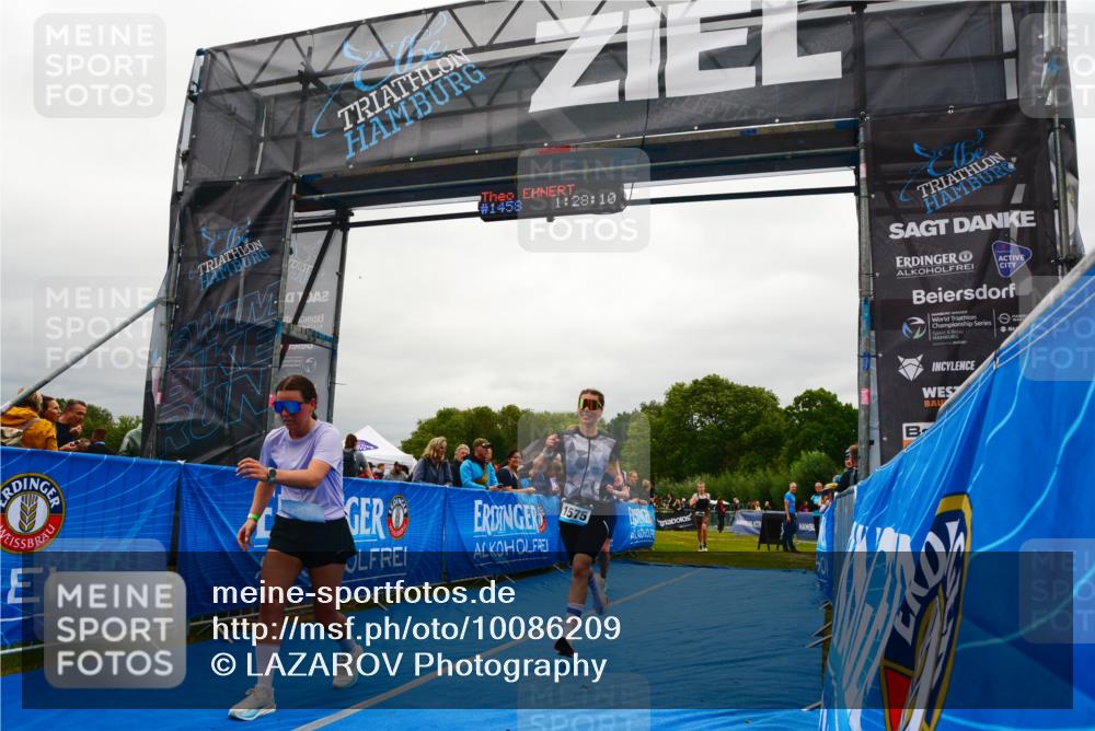 30.08.2026 - Elbe Triathlon Hamburg LAZAROV Photography http://msf.ph/oto/10086209 30.08.2026 11:58:31 Ziel 940, 1462, 1496, 1575 meine-sportfotos.de