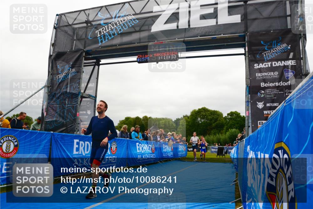 30.08.2026 - Elbe Triathlon Hamburg LAZAROV Photography http://msf.ph/oto/10086241 30.08.2026 11:58:51 Ziel 1401, 1489, 1526 meine-sportfotos.de