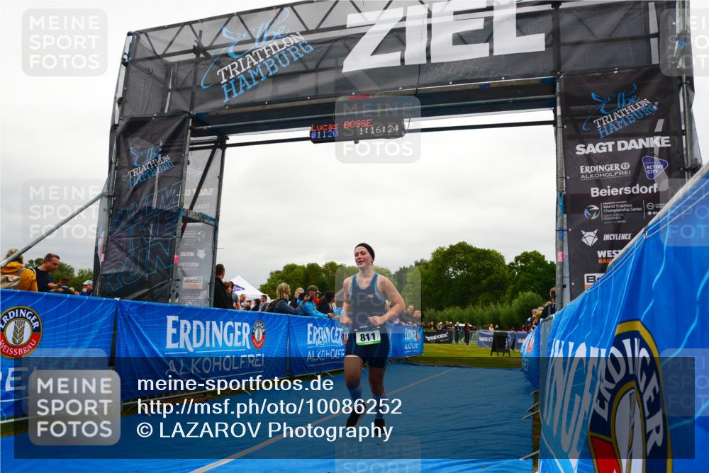 30.08.2026 - Elbe Triathlon Hamburg LAZAROV Photography http://msf.ph/oto/10086252 30.08.2026 11:59:11 Ziel 811 meine-sportfotos.de