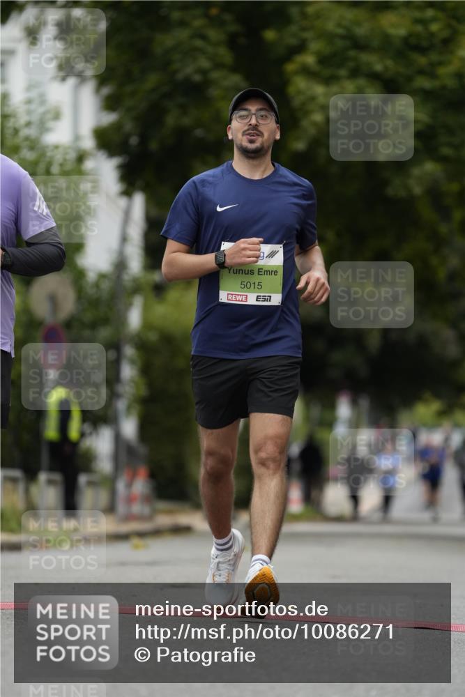 30.08.2026 - Blankeneser Heldenlauf Patografie http://msf.ph/oto/10086271 30.08.2026 10:43:53 Ziel 5015, 5220, 5531, 5758 meine-sportfotos.de