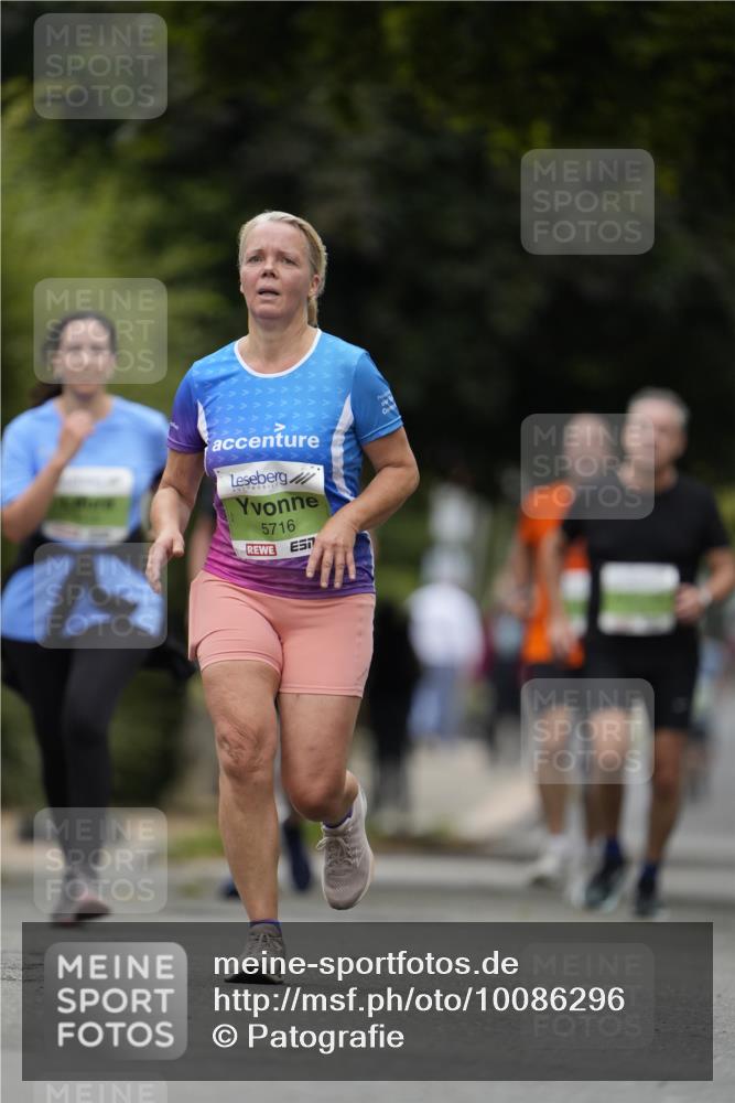 30.08.2026 - Blankeneser Heldenlauf Patografie http://msf.ph/oto/10086296 30.08.2026 10:44:27 Ziel 5716, 5722 meine-sportfotos.de