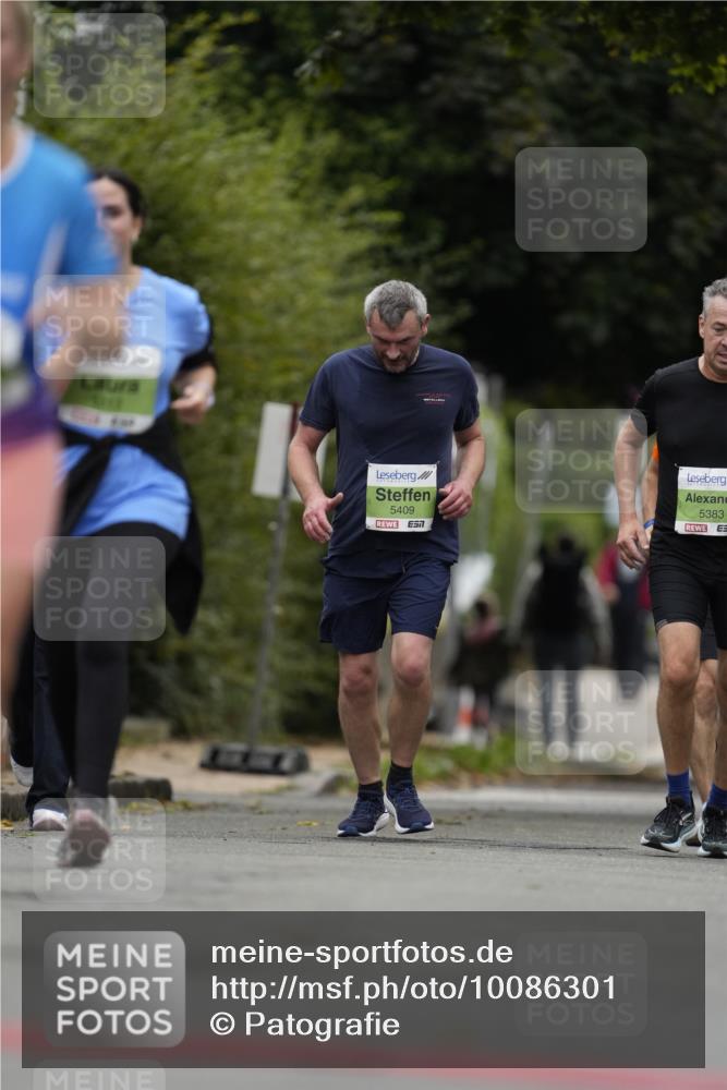 30.08.2026 - Blankeneser Heldenlauf Patografie http://msf.ph/oto/10086301 30.08.2026 10:44:30 Ziel 5642, 5716, 5722 meine-sportfotos.de