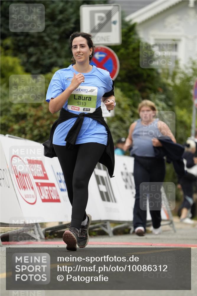 30.08.2026 - Blankeneser Heldenlauf Patografie http://msf.ph/oto/10086312 30.08.2026 10:44:40 Ziel 5068, 5313, 5383, 5409, 5642 meine-sportfotos.de
