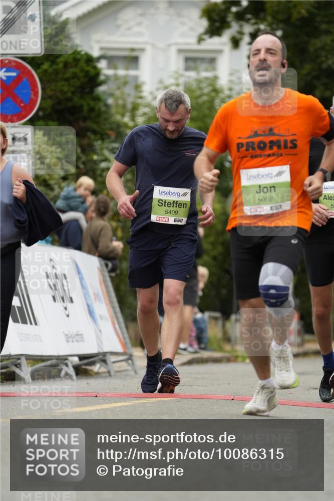 30.08.2026 - Blankeneser Heldenlauf Patografie http://msf.ph/oto/10086315 30.08.2026 10:44:42 Ziel 5068, 5313, 5383, 5409, 5642 meine-sportfotos.de