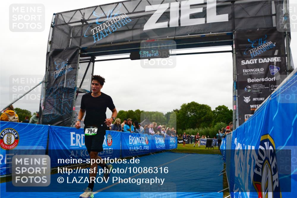 30.08.2026 - Elbe Triathlon Hamburg LAZAROV Photography http://msf.ph/oto/10086316 30.08.2026 12:00:05 Ziel 794, 1365, 1551 meine-sportfotos.de
