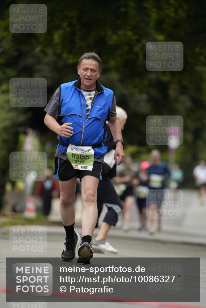 30.08.2026 - Blankeneser Heldenlauf Patografie http://msf.ph/oto/10086327 30.08.2026 10:44:47 Ziel 5068, 5383, 5409, 5718 meine-sportfotos.de