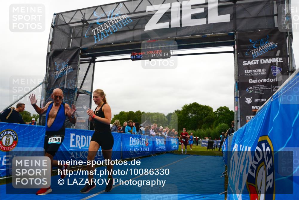30.08.2026 - Elbe Triathlon Hamburg LAZAROV Photography http://msf.ph/oto/10086330 30.08.2026 12:00:13 Ziel 801, 1362, 1365, 1551 meine-sportfotos.de