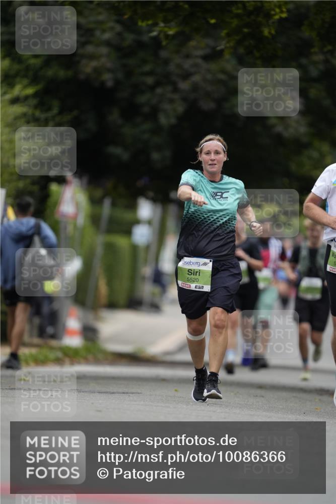 30.08.2026 - Blankeneser Heldenlauf Patografie http://msf.ph/oto/10086366 30.08.2026 10:45:37 Ziel  meine-sportfotos.de