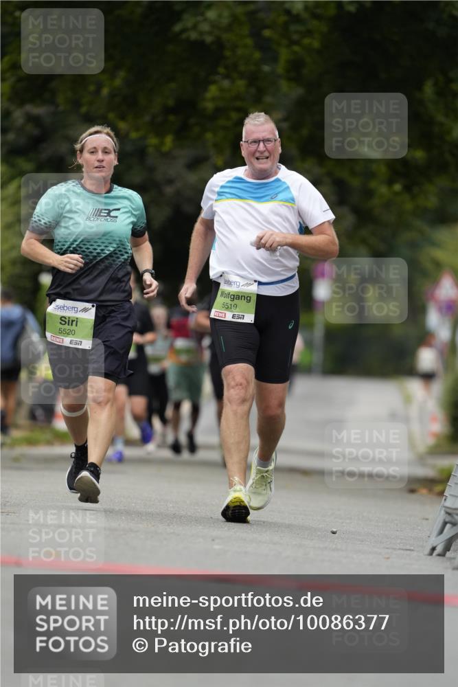 30.08.2026 - Blankeneser Heldenlauf Patografie http://msf.ph/oto/10086377 30.08.2026 10:45:44 Ziel 5519, 5520 meine-sportfotos.de