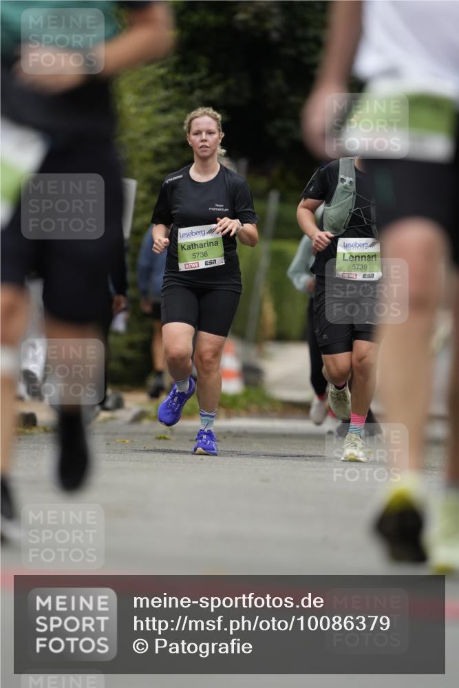 30.08.2026 - Blankeneser Heldenlauf Patografie http://msf.ph/oto/10086379 30.08.2026 10:45:47 Ziel 5519, 5520 meine-sportfotos.de