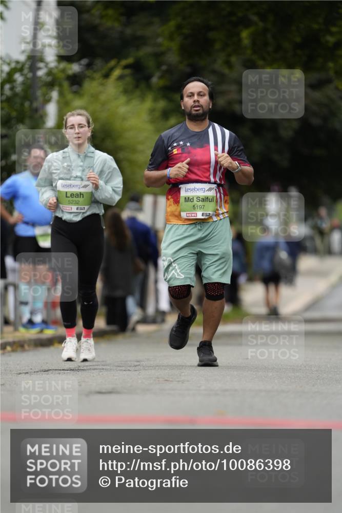 30.08.2026 - Blankeneser Heldenlauf Patografie http://msf.ph/oto/10086398 30.08.2026 10:45:59 Ziel 5738, 5739 meine-sportfotos.de
