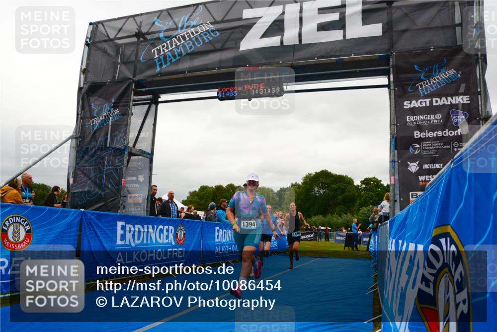 30.08.2026 - Elbe Triathlon Hamburg LAZAROV Photography http://msf.ph/oto/10086454 30.08.2026 12:01:45 Ziel 1301, 1394, 1479, 1480 meine-sportfotos.de