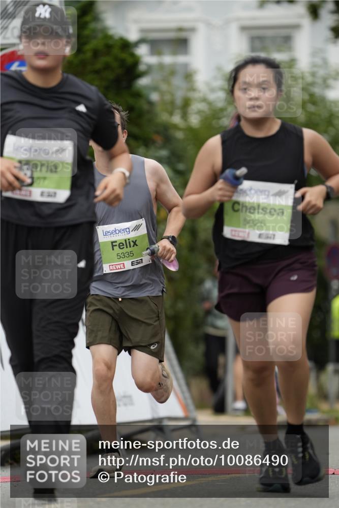 30.08.2026 - Blankeneser Heldenlauf Patografie http://msf.ph/oto/10086490 30.08.2026 10:47:46 Ziel 5026, 5335, 5367 meine-sportfotos.de