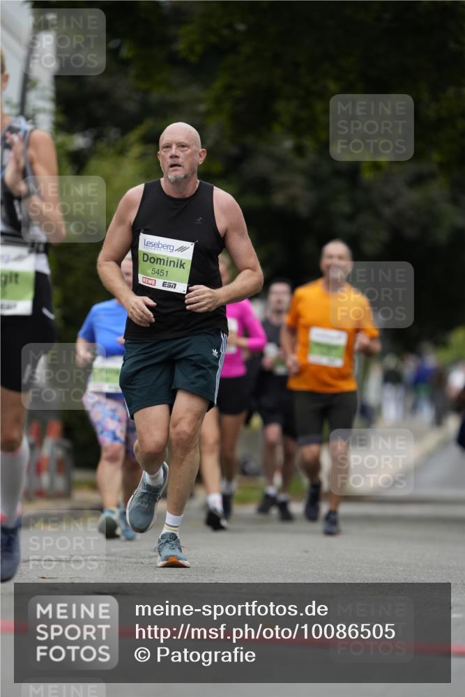 30.08.2026 - Blankeneser Heldenlauf Patografie http://msf.ph/oto/10086505 30.08.2026 10:47:52 Ziel 5026, 5245, 5335, 5424, 5451 meine-sportfotos.de