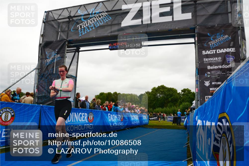 30.08.2026 - Elbe Triathlon Hamburg LAZAROV Photography http://msf.ph/oto/10086508 30.08.2026 12:02:08 Ziel 1417, 1563 meine-sportfotos.de
