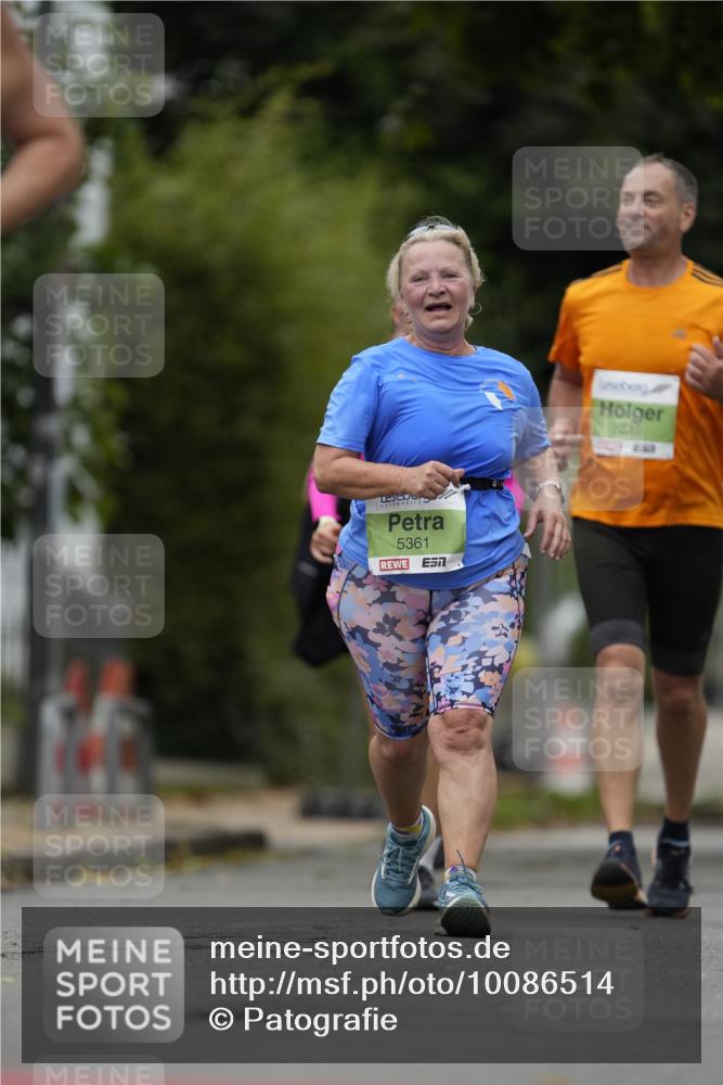 30.08.2026 - Blankeneser Heldenlauf Patografie http://msf.ph/oto/10086514 30.08.2026 10:47:55 Ziel 5245, 5424, 5451 meine-sportfotos.de
