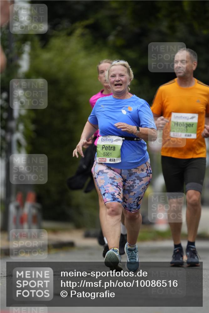 30.08.2026 - Blankeneser Heldenlauf Patografie http://msf.ph/oto/10086516 30.08.2026 10:47:55 Ziel 5245, 5424, 5451 meine-sportfotos.de