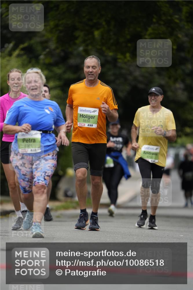30.08.2026 - Blankeneser Heldenlauf Patografie http://msf.ph/oto/10086518 30.08.2026 10:47:56 Ziel 5245, 5361, 5424, 5451 meine-sportfotos.de