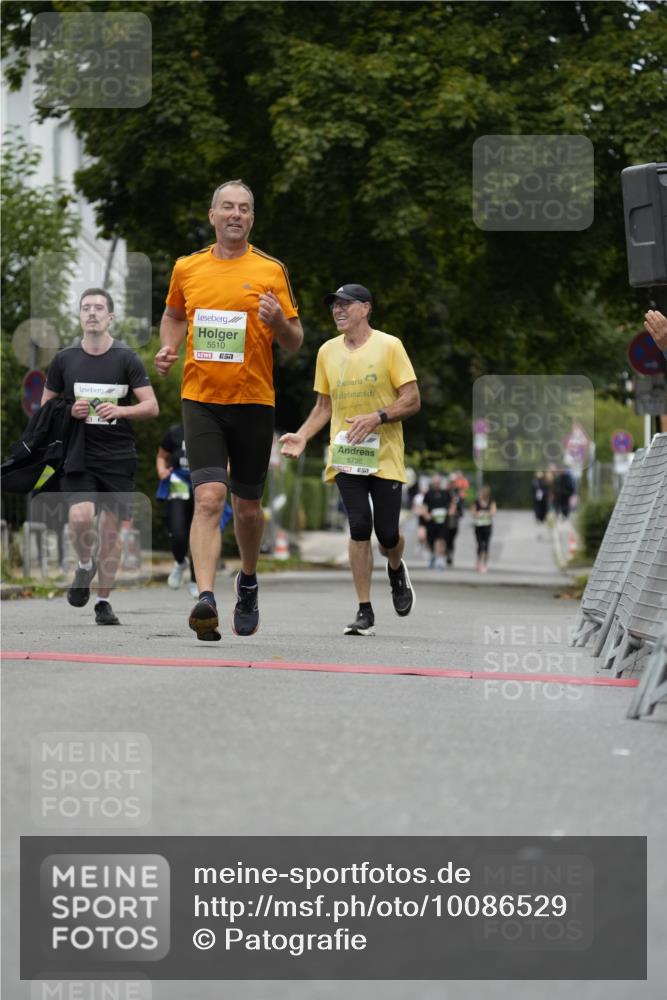 30.08.2026 - Blankeneser Heldenlauf Patografie http://msf.ph/oto/10086529 30.08.2026 10:48:01 Ziel 5245, 5291, 5361, 5424, 5451, 5468, 5510, 5735 meine-sportfotos.de