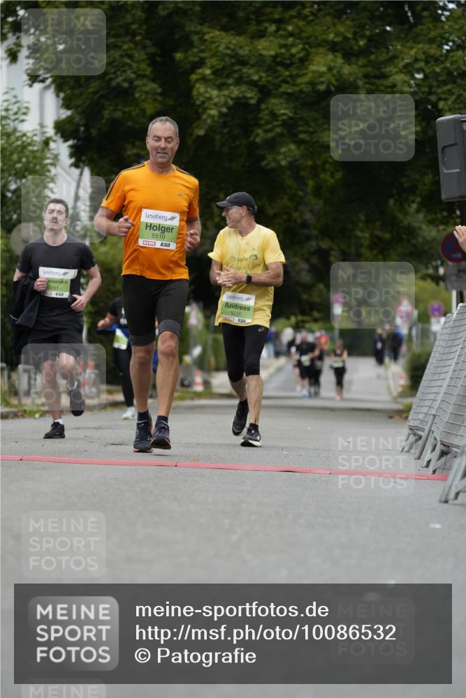 30.08.2026 - Blankeneser Heldenlauf Patografie http://msf.ph/oto/10086532 30.08.2026 10:48:01 Ziel 5245, 5291, 5361, 5424, 5451, 5468, 5510, 5735 meine-sportfotos.de