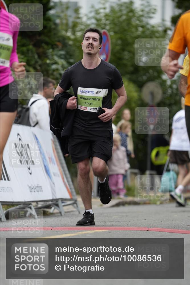 30.08.2026 - Blankeneser Heldenlauf Patografie http://msf.ph/oto/10086536 30.08.2026 10:48:03 Ziel 5291, 5361, 5451, 5468, 5510, 5735 meine-sportfotos.de