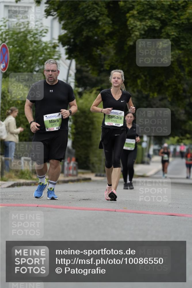 30.08.2026 - Blankeneser Heldenlauf Patografie http://msf.ph/oto/10086550 30.08.2026 10:48:31 Ziel 5730, 5731 meine-sportfotos.de