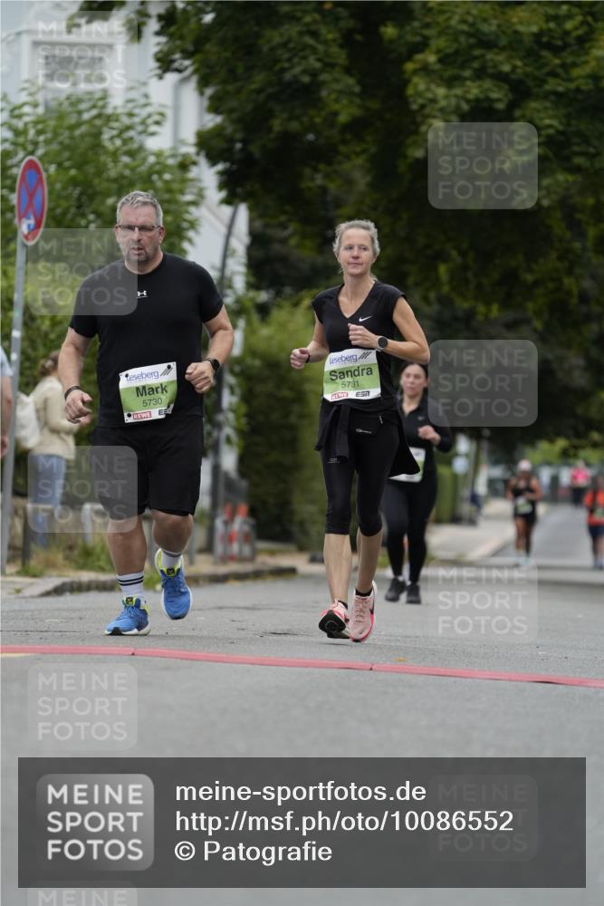 30.08.2026 - Blankeneser Heldenlauf Patografie http://msf.ph/oto/10086552 30.08.2026 10:48:31 Ziel 5730, 5731 meine-sportfotos.de