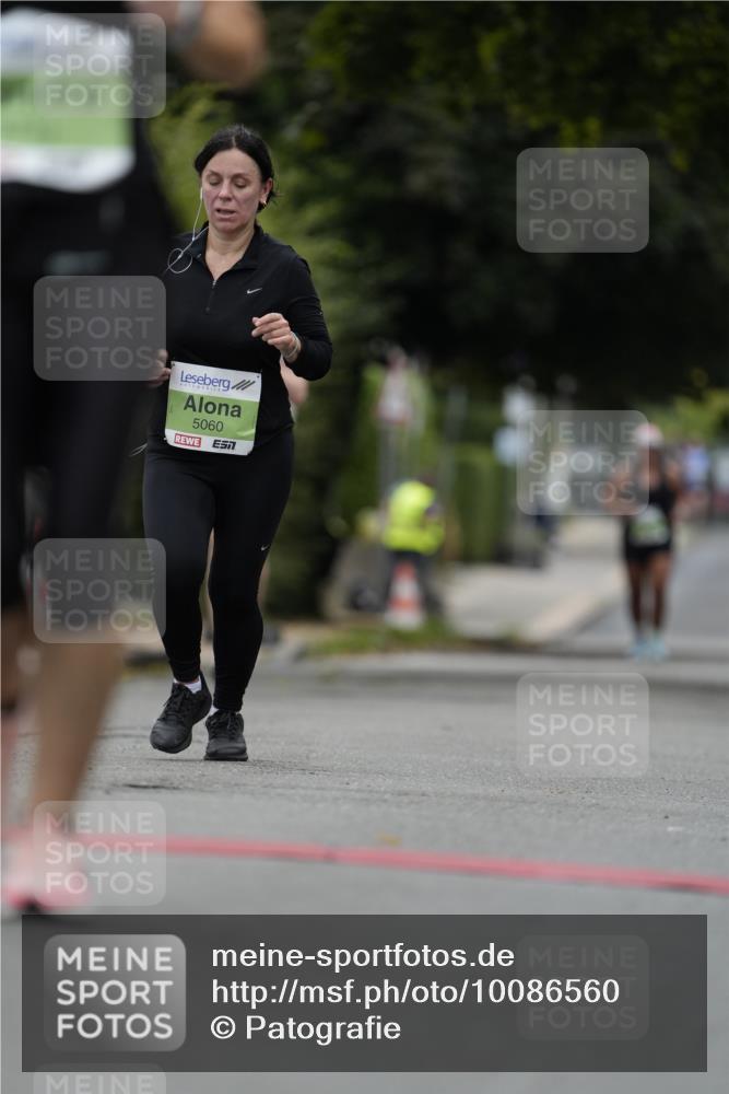 30.08.2026 - Blankeneser Heldenlauf Patografie http://msf.ph/oto/10086560 30.08.2026 10:48:34 Ziel 5060, 5730, 5731 meine-sportfotos.de