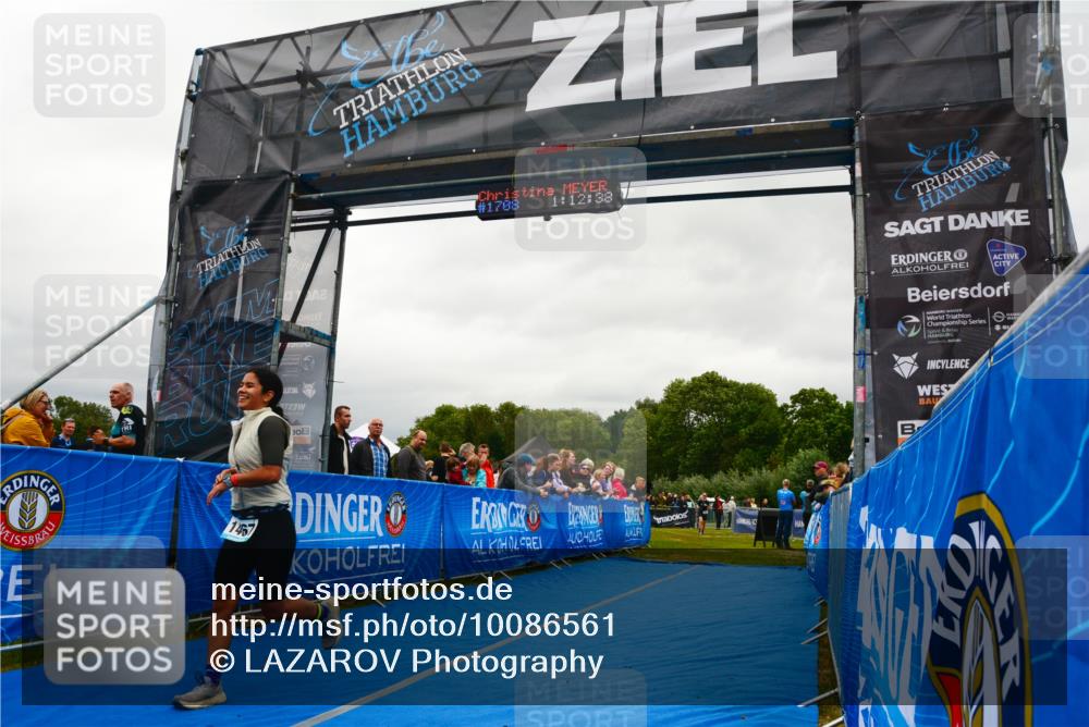30.08.2026 - Elbe Triathlon Hamburg LAZAROV Photography http://msf.ph/oto/10086561 30.08.2026 12:02:39 Ziel 842, 1467, 1708 meine-sportfotos.de