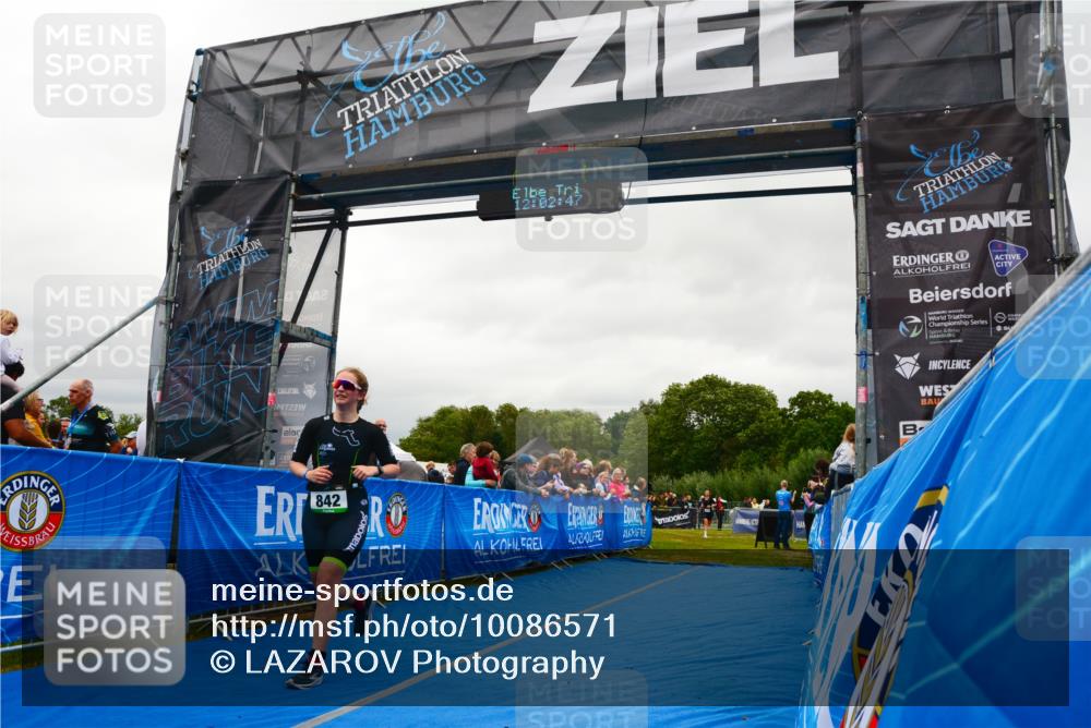30.08.2026 - Elbe Triathlon Hamburg LAZAROV Photography http://msf.ph/oto/10086571 30.08.2026 12:02:48 Ziel 842, 1579 meine-sportfotos.de