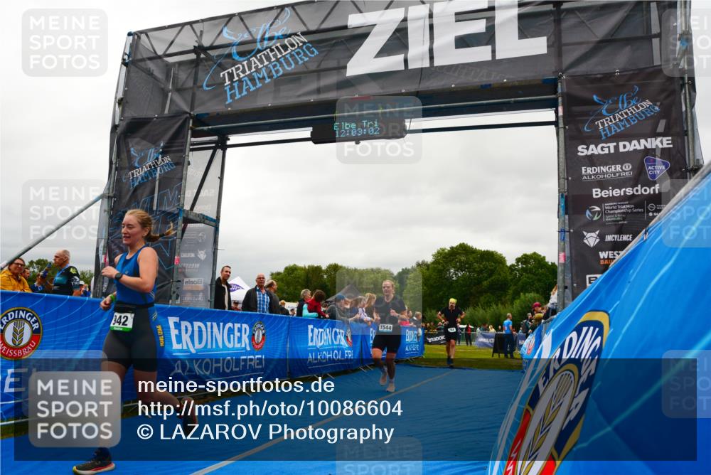 30.08.2026 - Elbe Triathlon Hamburg LAZAROV Photography http://msf.ph/oto/10086604 30.08.2026 12:03:02 Ziel 764, 942, 1544 meine-sportfotos.de