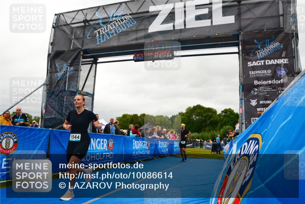 30.08.2026 - Elbe Triathlon Hamburg LAZAROV Photography http://msf.ph/oto/10086614 30.08.2026 12:03:04 Ziel 764, 942, 1544 meine-sportfotos.de