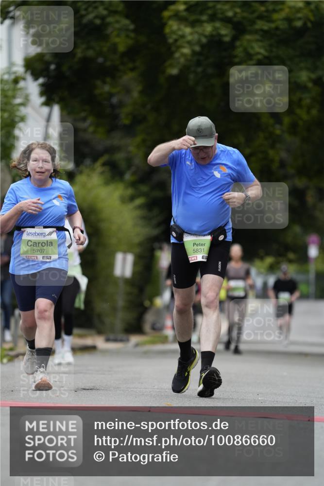 30.08.2026 - Blankeneser Heldenlauf Patografie http://msf.ph/oto/10086660 30.08.2026 10:50:23 Ziel 5136, 5707, 5831, 5860 meine-sportfotos.de
