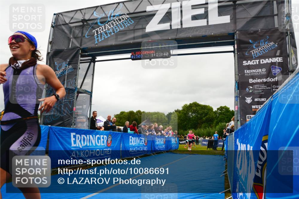 30.08.2026 - Elbe Triathlon Hamburg LAZAROV Photography http://msf.ph/oto/10086691 30.08.2026 12:03:41 Ziel 1388, 1420, 1466, 1500, 1503 meine-sportfotos.de