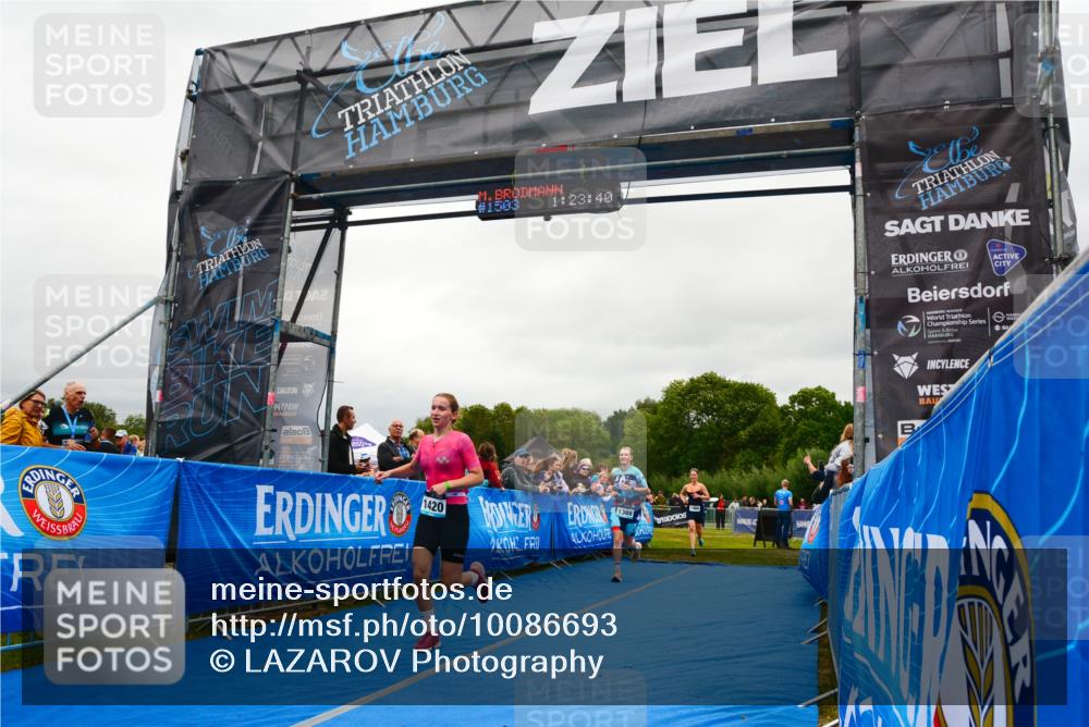 30.08.2026 - Elbe Triathlon Hamburg LAZAROV Photography http://msf.ph/oto/10086693 30.08.2026 12:03:44 Ziel 1388, 1420, 1466, 1522 meine-sportfotos.de