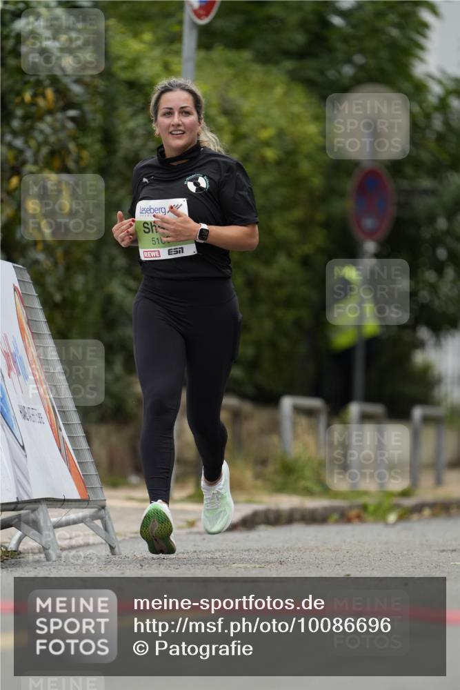 30.08.2026 - Blankeneser Heldenlauf Patografie http://msf.ph/oto/10086696 30.08.2026 10:50:42 Ziel 5056, 5106, 5290, 5864 meine-sportfotos.de