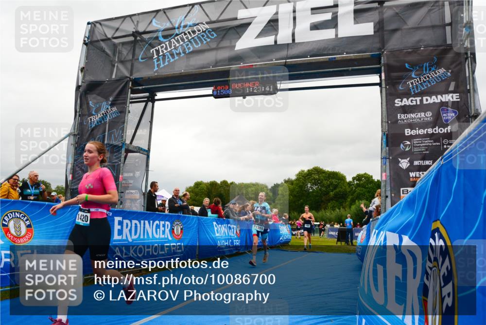30.08.2026 - Elbe Triathlon Hamburg LAZAROV Photography http://msf.ph/oto/10086700 30.08.2026 12:03:45 Ziel 1388, 1420, 1466, 1522 meine-sportfotos.de