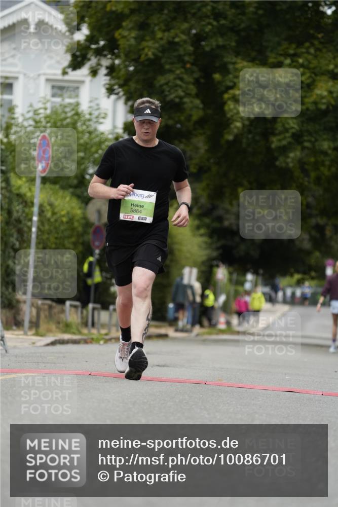 30.08.2026 - Blankeneser Heldenlauf Patografie http://msf.ph/oto/10086701 30.08.2026 10:50:45 Ziel 5106, 5864 meine-sportfotos.de