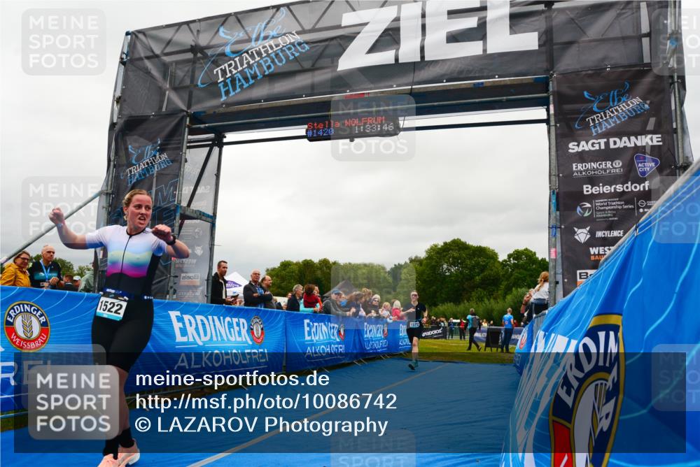 30.08.2026 - Elbe Triathlon Hamburg LAZAROV Photography http://msf.ph/oto/10086742 30.08.2026 12:03:52 Ziel 1522, 1572 meine-sportfotos.de