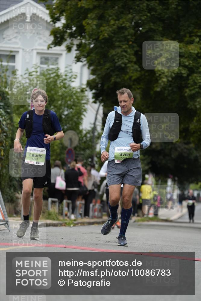 30.08.2026 - Blankeneser Heldenlauf Patografie http://msf.ph/oto/10086783 30.08.2026 10:53:08 Ziel 5097, 5098 meine-sportfotos.de