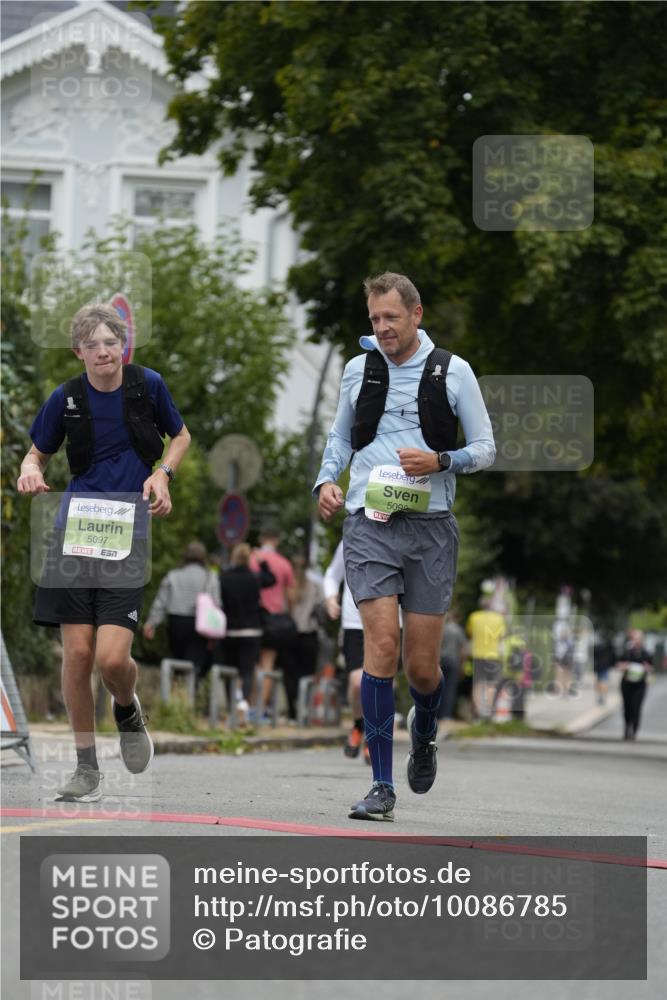 30.08.2026 - Blankeneser Heldenlauf Patografie http://msf.ph/oto/10086785 30.08.2026 10:53:09 Ziel 5097, 5098 meine-sportfotos.de