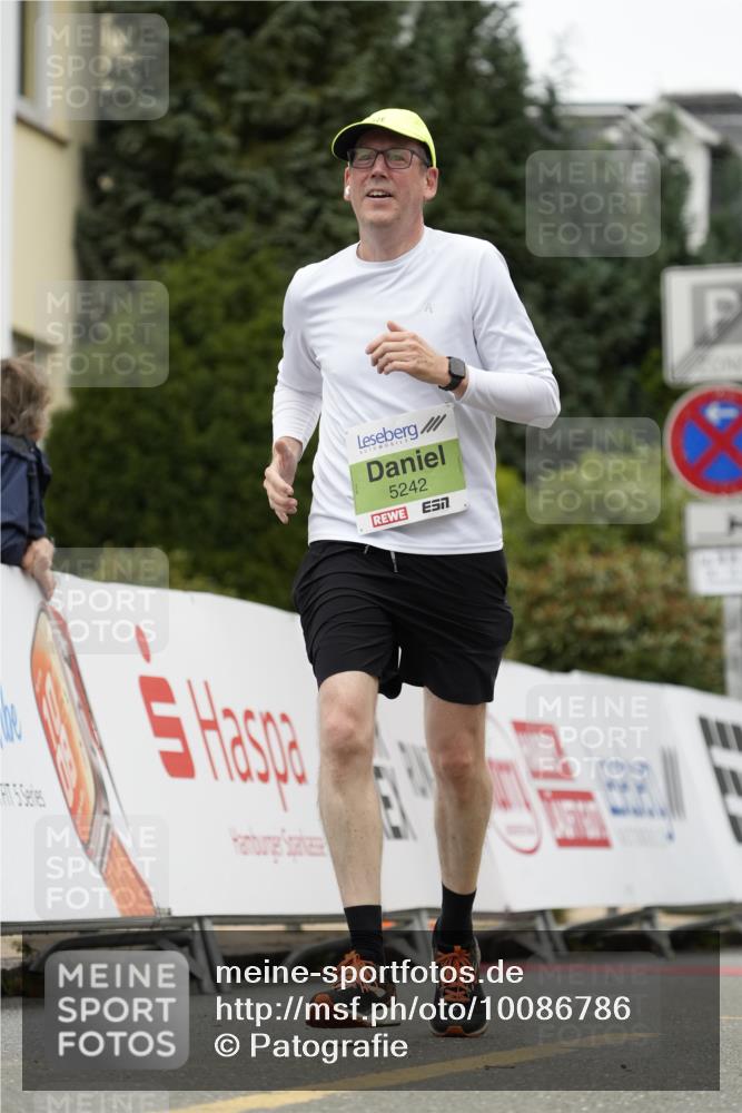 30.08.2026 - Blankeneser Heldenlauf Patografie http://msf.ph/oto/10086786 30.08.2026 10:53:18 Ziel 5242 meine-sportfotos.de