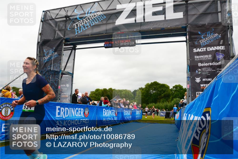 30.08.2026 - Elbe Triathlon Hamburg LAZAROV Photography http://msf.ph/oto/10086789 30.08.2026 12:04:28 Ziel 931, 1510, 1632 meine-sportfotos.de