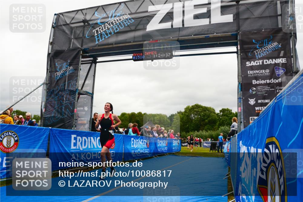 30.08.2026 - Elbe Triathlon Hamburg LAZAROV Photography http://msf.ph/oto/10086817 30.08.2026 12:04:42 Ziel 983, 1127, 1463 meine-sportfotos.de
