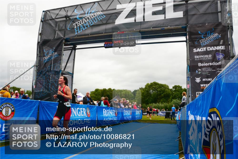 30.08.2026 - Elbe Triathlon Hamburg LAZAROV Photography http://msf.ph/oto/10086821 30.08.2026 12:04:42 Ziel 983, 1127, 1463 meine-sportfotos.de