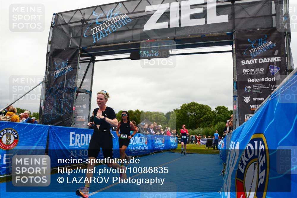 30.08.2026 - Elbe Triathlon Hamburg LAZAROV Photography http://msf.ph/oto/10086835 30.08.2026 12:04:49 Ziel 921, 983, 1127 meine-sportfotos.de